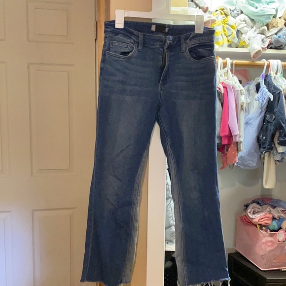 Kut from the Kloth Farrah High Rise Ankle Flare 👖 🔥 - Picture 4 of 4